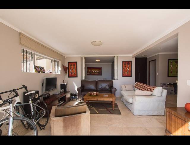 1 BEDROOM APARTMENT TO LET IN CAMPS BAY